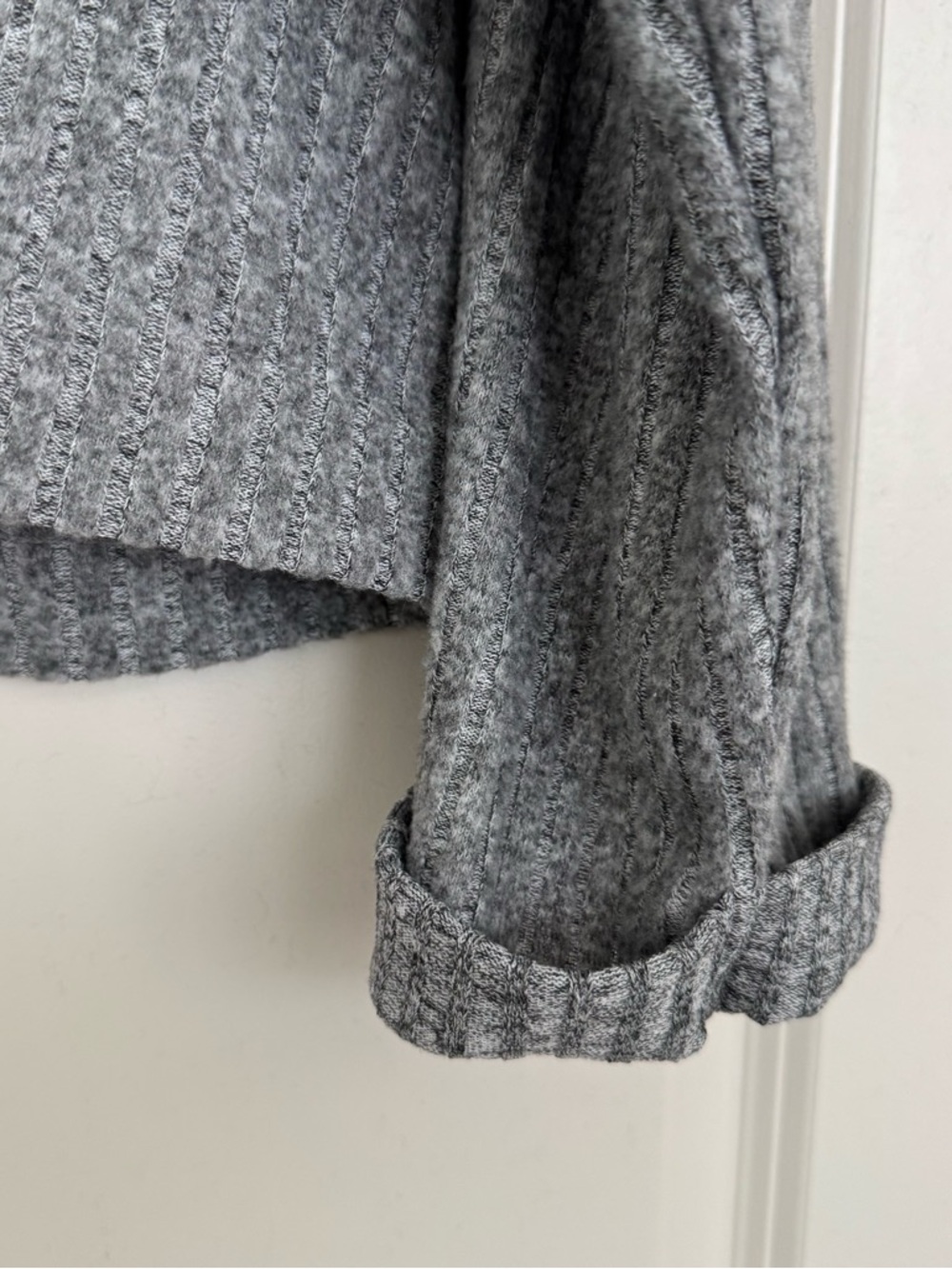 Cozy Ribbed Pocket Sweater - Gray - Picture 4 of 9